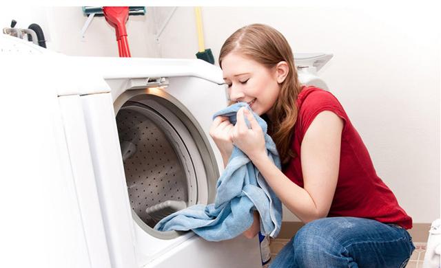 洗衣房員工如何正確的使用工業洗衣機來洗滌布草 洗衣房員工如何正確的使用工業洗衣機來洗滌布草