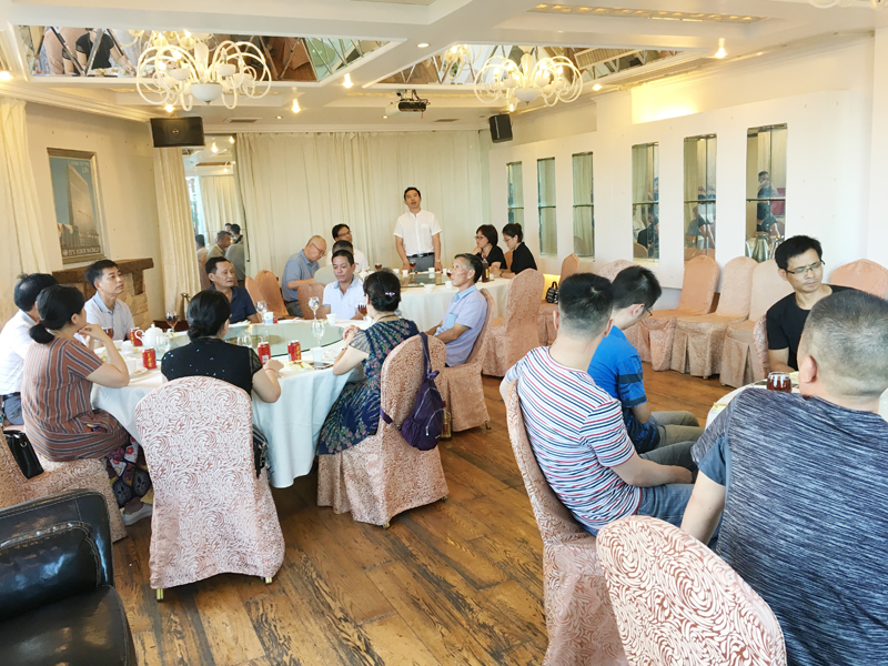 力凈公司與上海弘飛洗滌設(shè)備有限公司成功合并 力凈公司與上海弘飛洗滌設(shè)備有限公司成功合并